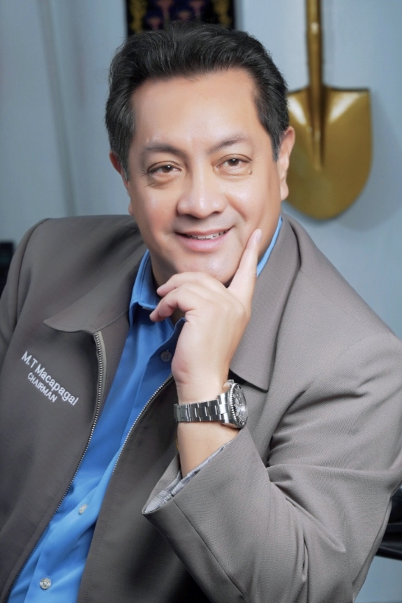 The Steady Hand of a Visionary: Michael Ted R. Macapagal’s Journey to Public Servant of the&nbsp;Year
